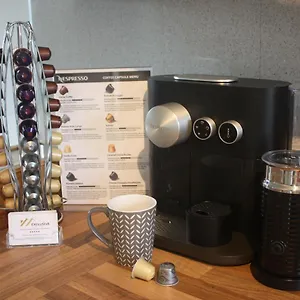 Holiday home Berwicks House - Nec & Airport - Stylish 3-bed House With Garden, Birmingham